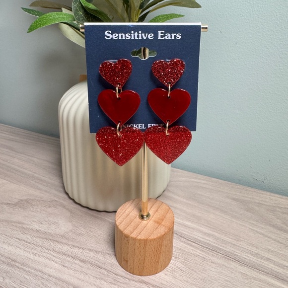 Red Heart Dangle Earrings - Picture 3 of 7